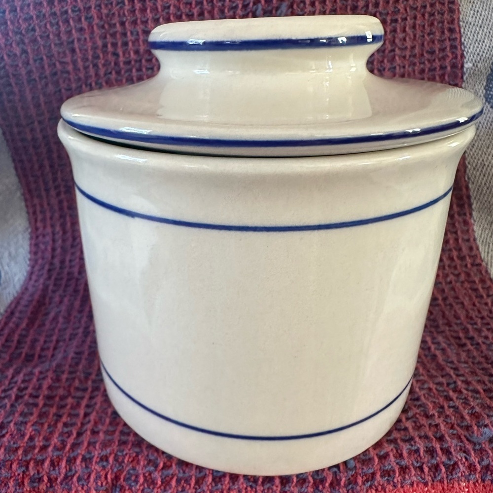 NEW Norpro 284 Large Stoneware Ceramic Blue & White Butter Keeper Dish Crock 4"
